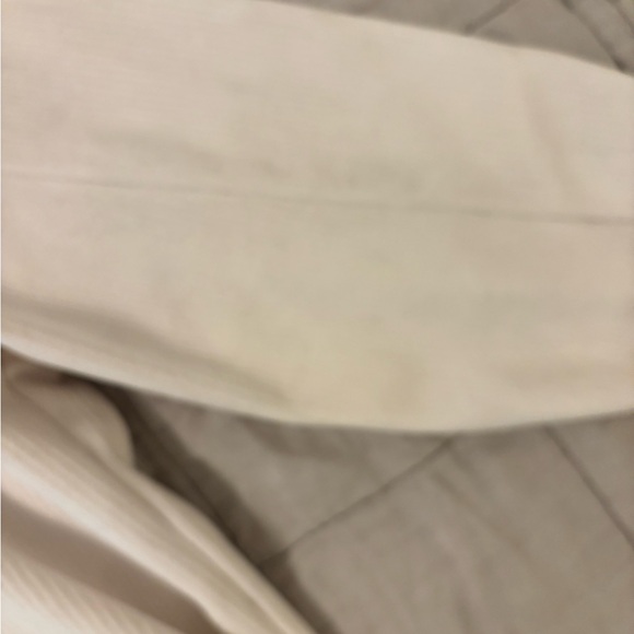 ALO Yoga Mountain Side Shaket in Ivory XS - Picture 11 of 13